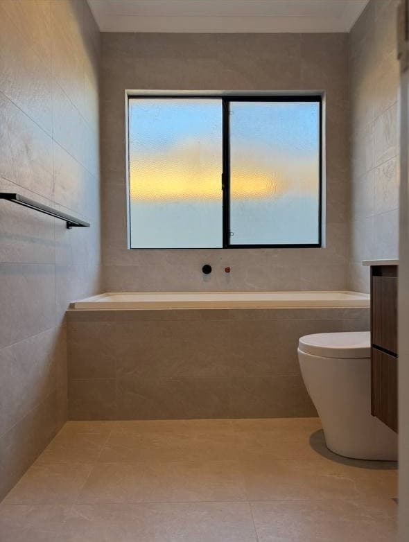 300x600 Beige marble around bathtub